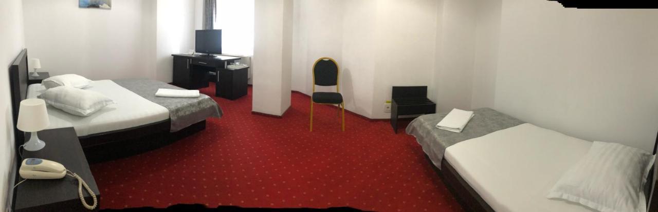 Hotel Corona Ντρομπέτα-Τούρνου Σεβερίν Εξωτερικό φωτογραφία