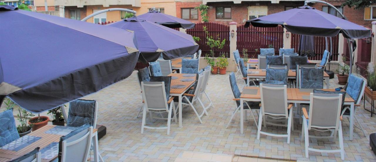 Hotel Corona Ντρομπέτα-Τούρνου Σεβερίν Εξωτερικό φωτογραφία