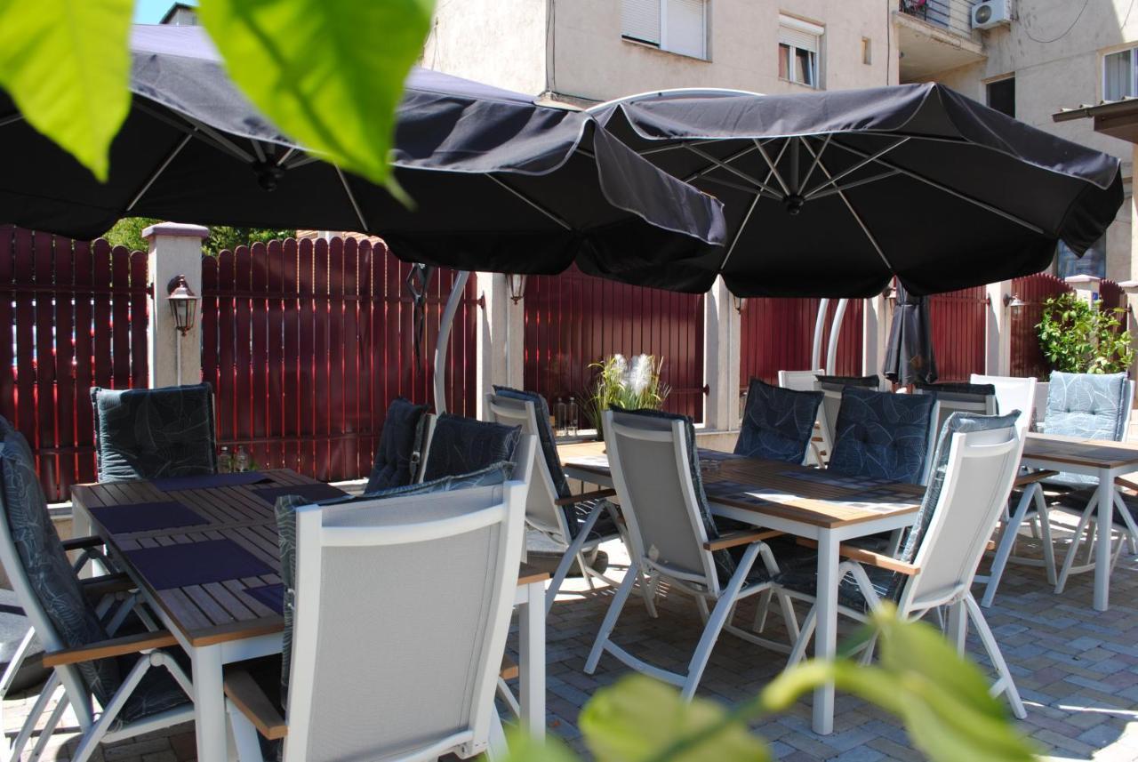 Hotel Corona Ντρομπέτα-Τούρνου Σεβερίν Εξωτερικό φωτογραφία